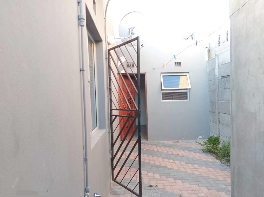 5 Bedroom Property for Sale in Voorbrug Western Cape